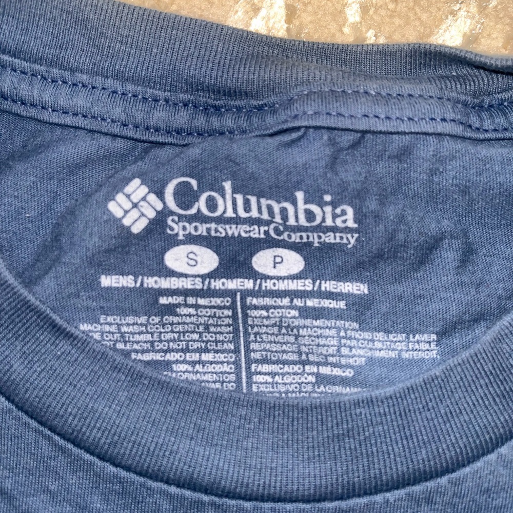 Columbia women’s Navy Short Sleeve Tee shirt  size small - Picture 2 of 4